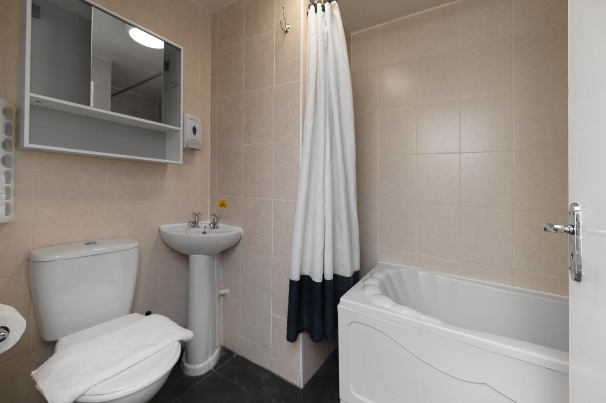Flexistay Tulsi Aparthotel Croydon Exterior photo